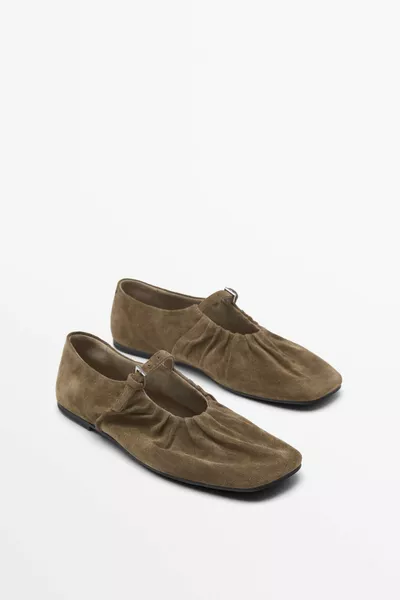 شقق باليه من جلد الغزال برباط