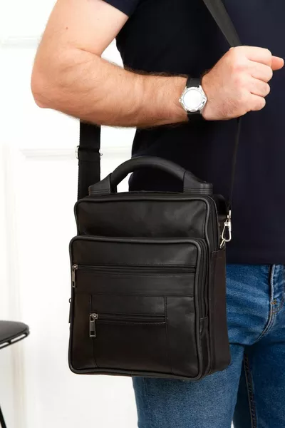 Мужская сумка на руку и плечо из натуральной овечьей кожи большого размера черный