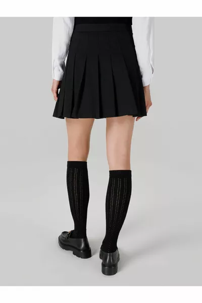 Плисирана мини черна дамска пола с редовна кройка