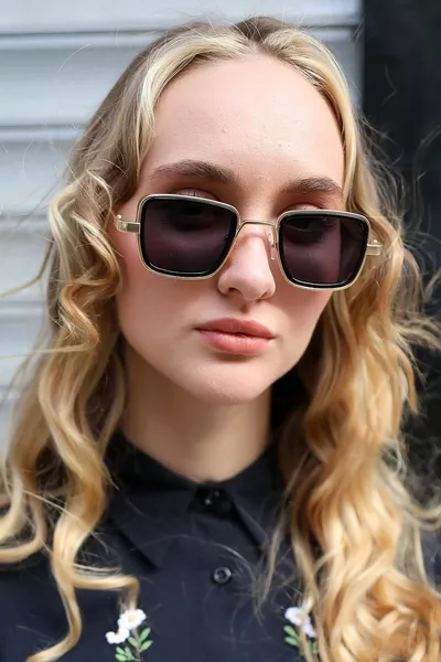 Leon Unisex Metal Square Gold Black Sunglasses