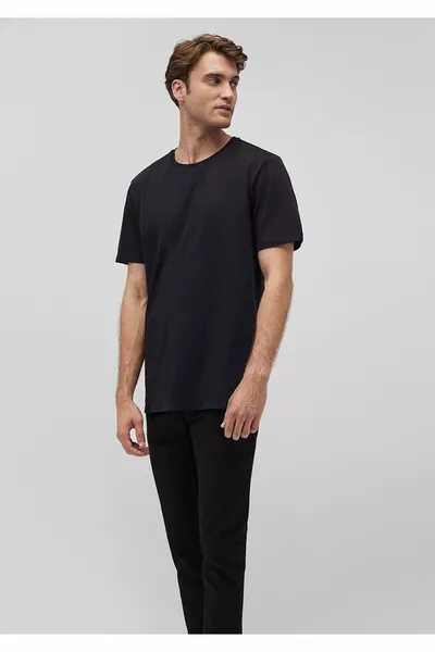 Schwarzes Basic T-Shirt Slim Fit / Slim Fit 