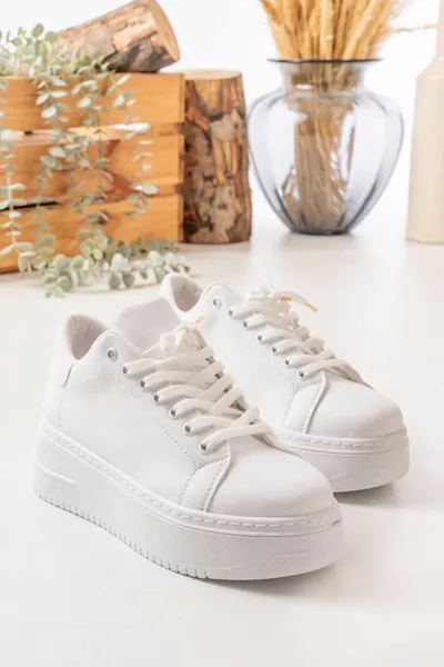 Дамски бели маратонки с висока подметка