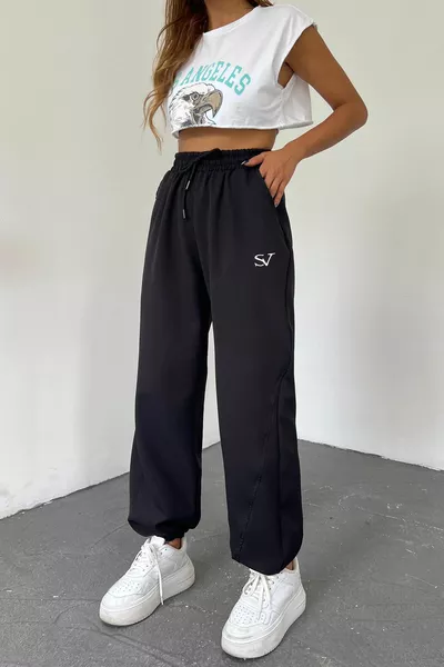 المرأة السوداء المطرزة قابل للتعديل كبيرة الحجم واسعة الساق السراويل الرياضية