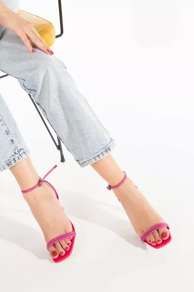 فوشيا كعب صيفي نسائي نحيف 