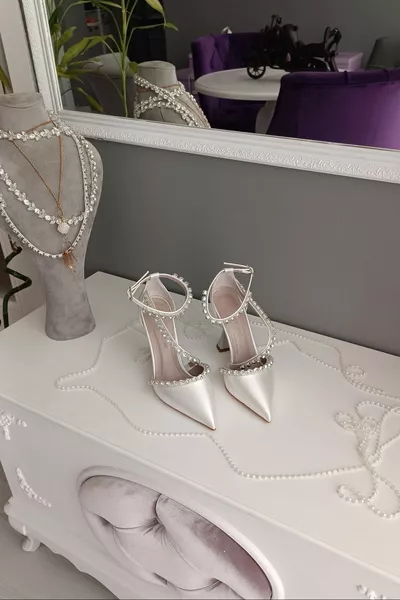 Raso Madreperla Tre File di Pietre cm Champagne Abito da Sera con Cintura alla Caviglia Scarpe A Spillo Donna