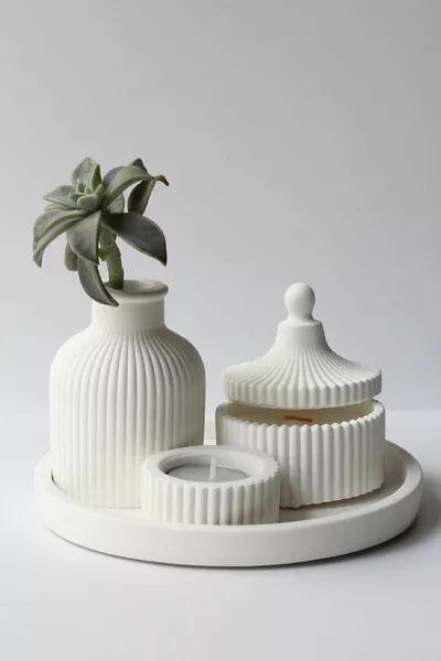 Set van speciale ontwerpgeurkaars en vaasaccessoires in wit (EXCLUSIEF THEELICHT)