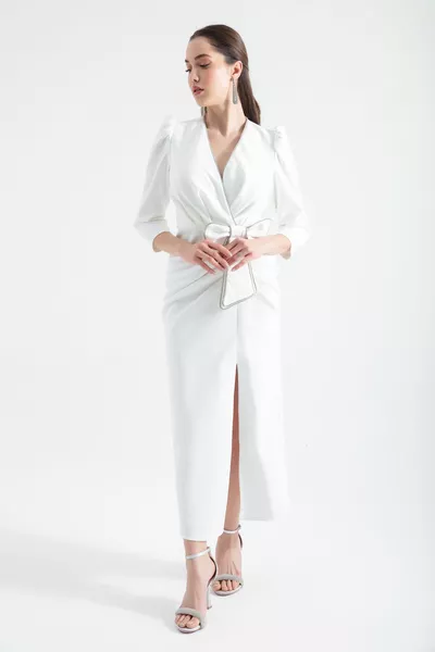 Дамска бяла двуредна яка с цепка миди вечерна рокля