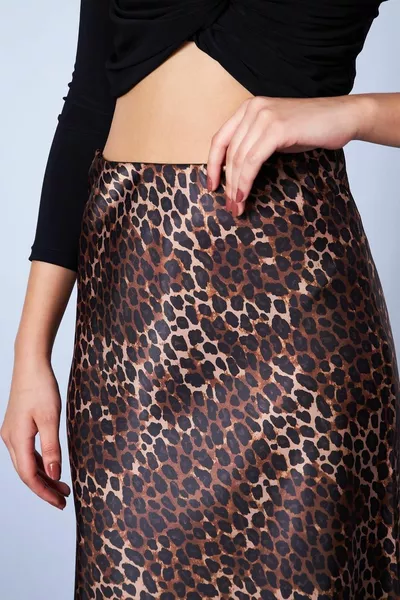 المرأة منقوشة الساتان تنورة السطح