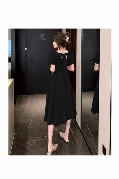 Zurück Niedrig geschnittenes kurzärmeliges Midikleid Abschlussball