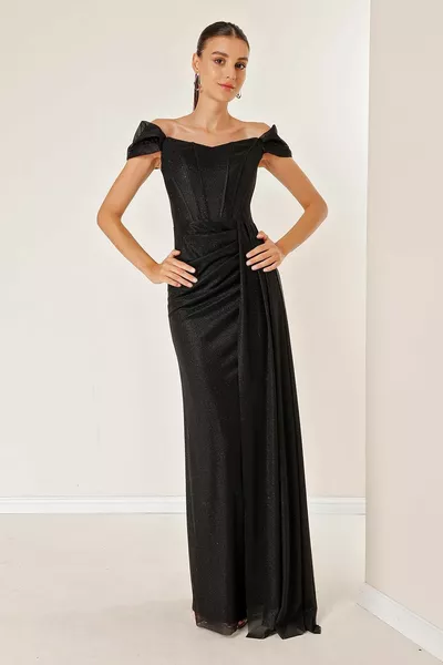 فستان طويل لامع بأكمام سفلية منسدلة من الأمام