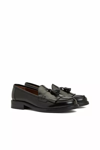 Icons Black Women's % Leather Round Toe Rubber Sole Loafer