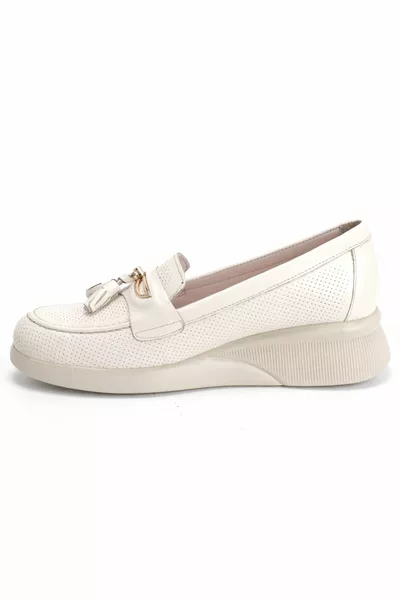 Chaussures en cuir beige pour femmes