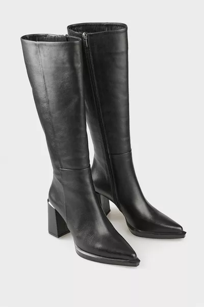 أحذية نسائية بكعب جلدي أسود