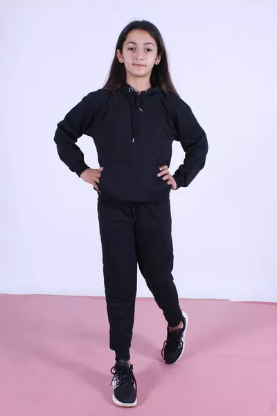 طقم رياضي للفتيات بتصميم سادة، بجيب الكنغر، وتفاصيل بغطاء رأس