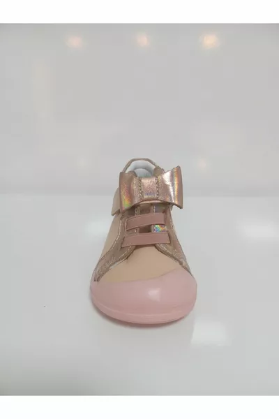 Girls' first step shoes with bows