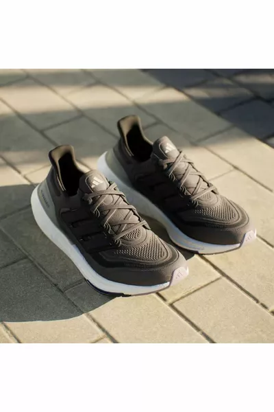 أحذية الجري الخفيفة على الطرق Ultraboost