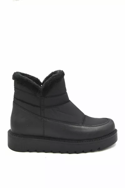 نسائي أسود مصنوع يدويا ، أحذية ثلج غير رسمية مريحة