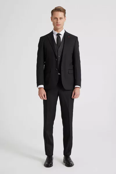 Completo Abito Slim Fit Nero con Collo Monopetto, Spacco Singolo e Fodera