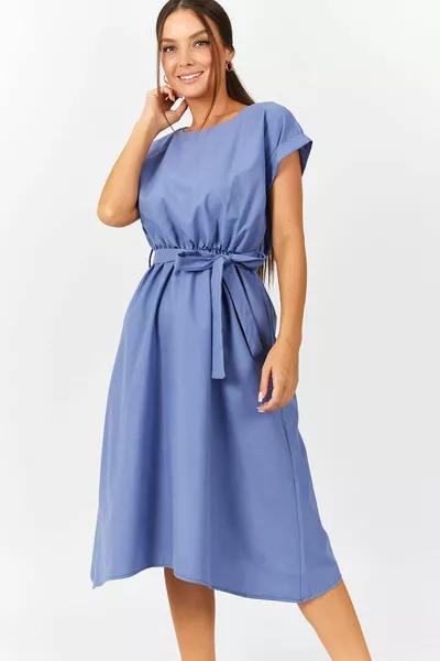 Abito da donna azzurro con cintura elasticizzata e fiocco 