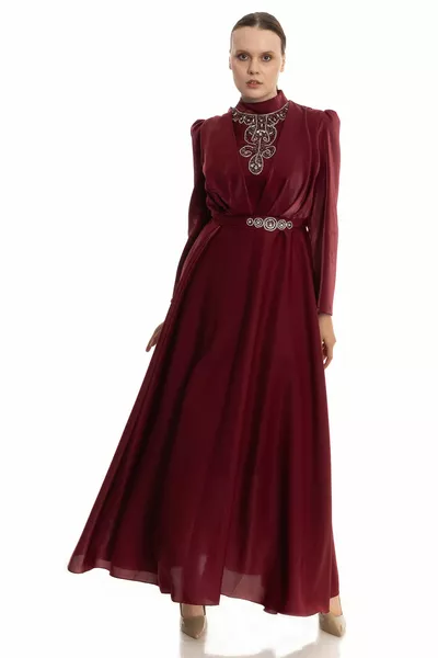 Сатенена вечерна рокля с яка - Бургундия