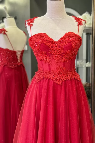 Abito da sera rosso ricamato in pizzo rivestito maxi lunghezza