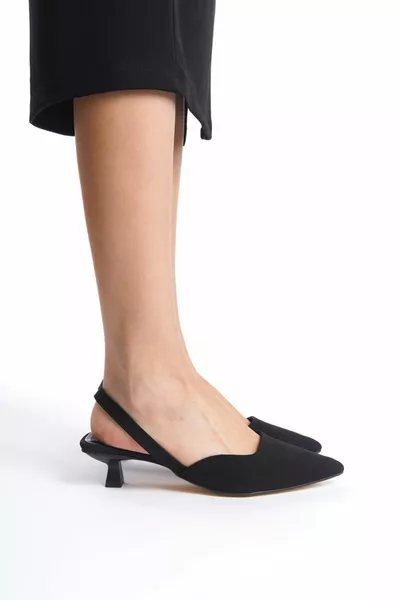 Дамски токчета със заострен пръст