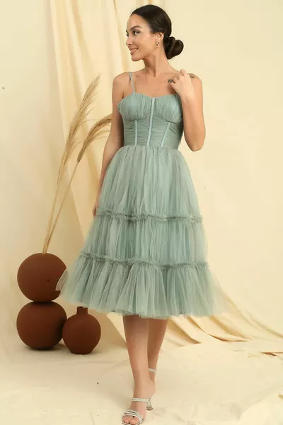 Kurzes Kleid aus Jupon Tüll mit Seilriemen trägerloses, mit Bügeln gefüttertes kurzes Kleid aus Tüll