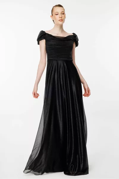 Дълги вечерни рокли с изпусната раменна завеса и блестящи детайли - BLACK