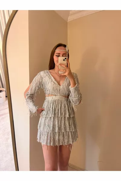 رمادي حزب اللباس مزينة بشراشيب نسائية صغيرة