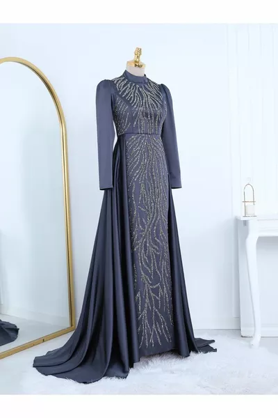 Robes de soirée en satin brodé de perles de queue