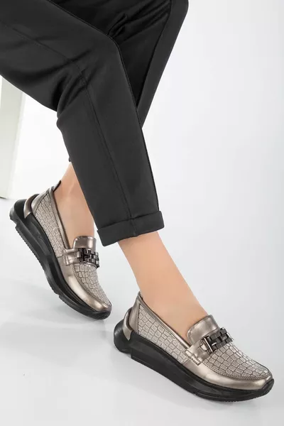 Semelle épaisse platine mocassins pour femmes chaussures décontractées avec accessoires de chaîne