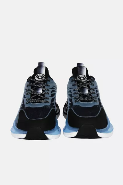 سنيكرز بنعل مرن أسود للرجال 