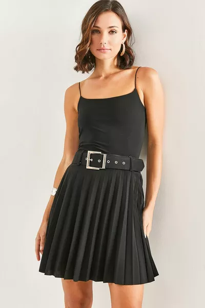 Kadın Pileli Kemerli Kısa Etek 