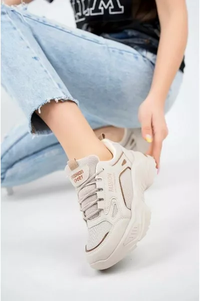 Lambırlent  حذاء رياضي للجنسين بيج