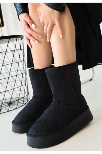 أحذية صوفيا من جلد الغزال الأسود