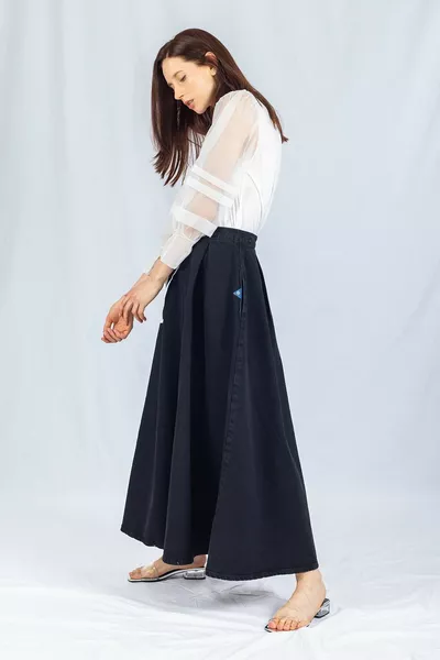 تنورة ديزي سوداء