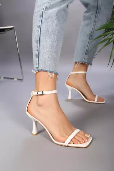 Дамски токчета Sesa White Skin с една лента