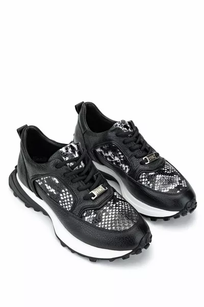 جلد طبيعي نسائي سنيكرز وحذاء سنيكرز أسود