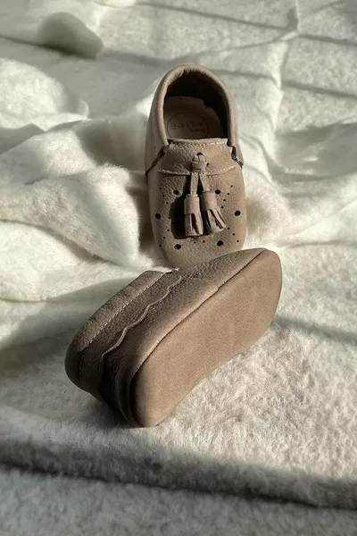 First Step Baby Shoes % Genuine Leather Tufted Loafers