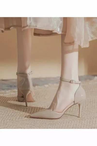 الكعب الكلاسيكي للمرأة