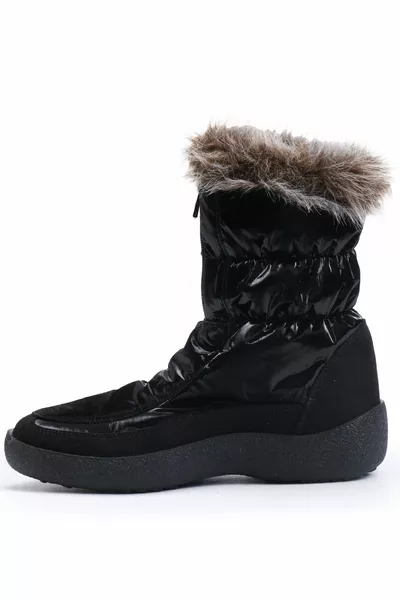 Черни дамски ботуши за сняг от черна лачена кожа
