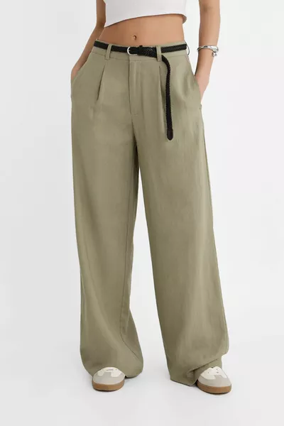 Pantalone in misto lino con cinture