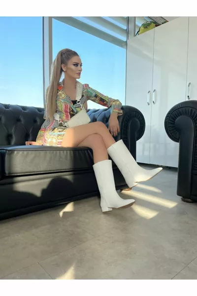 فرو نسائي من الجلد الأبيض بكعب 3 سم أحذية كاجوال مدببة أسفل الركبة