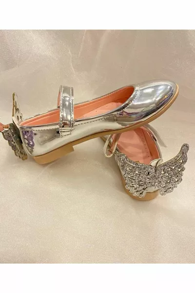 حذاء الفراشة الخلفي