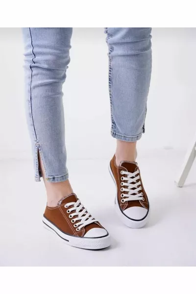 سي إن في براون سنيكرز