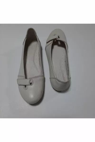  ٪ جلد طبيعي الفيلكرو عارضة رمادي اللون الباليه الشقق