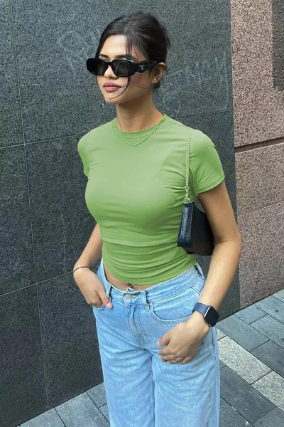 T-shirt da donna verde girocollo basic 