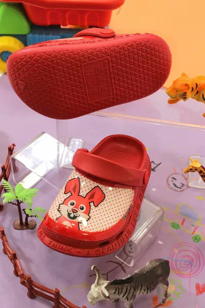 عارضة العظام مضاءة عدم الانزلاق الوحيد الشاطئ البحر الاطفال الصنادل النعال