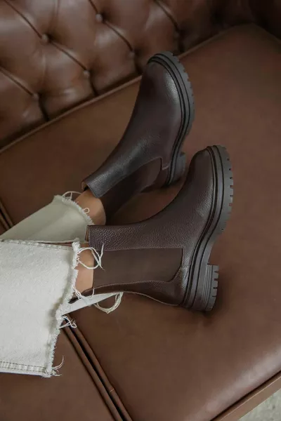 هيلين المرأة مرونة التفاصيل جلد طبيعي الأحذية البريدية البني