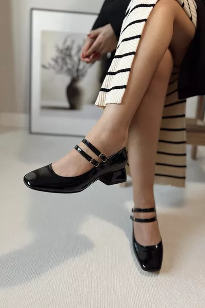 Women's Mary Jane Black Patent Closed-Back Double Strap Square Toe Short Block Heel Shoes